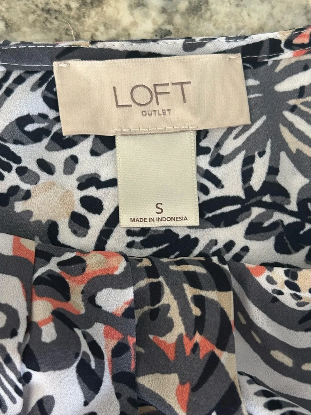 Loft Floral Paisley Sleeveless Blouse Tank Black Pink Gray White Size S - Picture 5 of 9